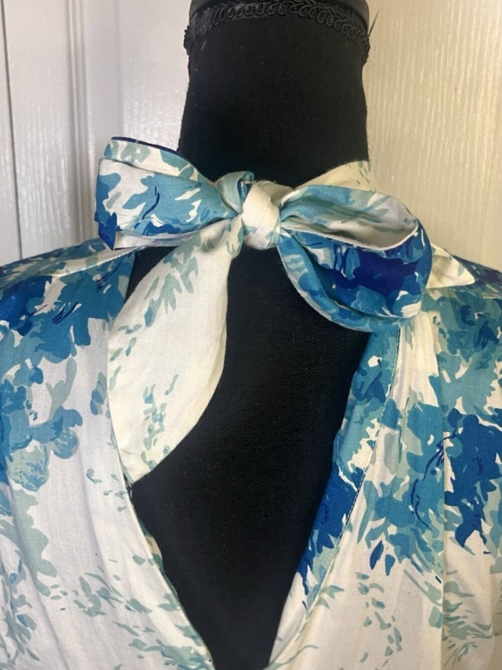 Anthropologie Maple Anabelle Dress Sz 10 Halter Neck Hydrangea Floral Fit & Flar - Picture 6 of 11